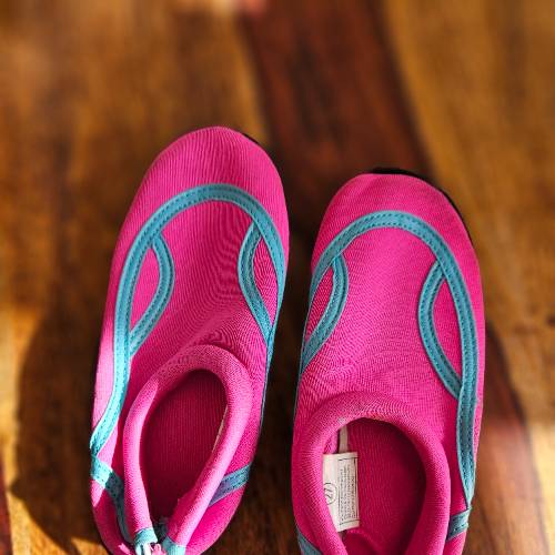 Schwimmschuhe pink, Größe: 27, zu finden beim Stand 60 am Standort Flohkids Hamburg Nord