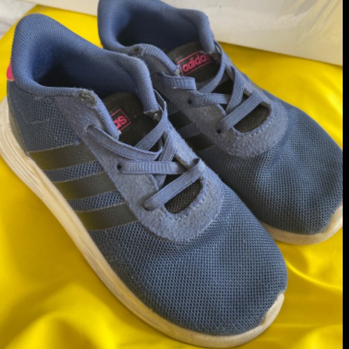 Adidas Schuhe  Größe: 27 blau, zu finden beim Stand 118 am Standort Flohkids Hamburg Nord