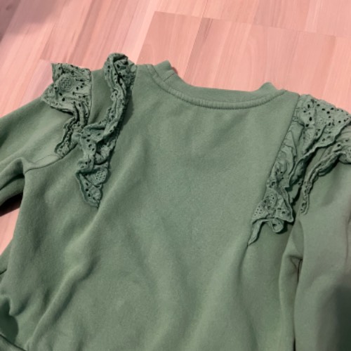 Grüner Pullover H&M  Größe: 98/104, zu finden beim Stand 141 am Standort Flohkids Hamburg Nord