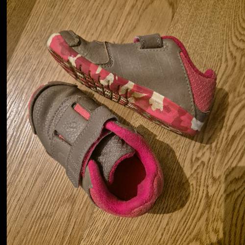 Schuhe Adidas, Größe: 23, zu finden beim Stand 145 am Standort Flohkids Hamburg Nord