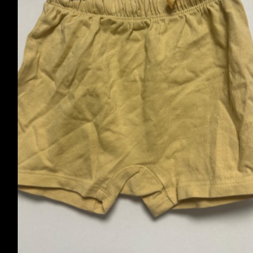 H&M Kurze gelbe Shorts  Größe: 92, zu finden beim Stand 89 am Standort Flohkids Hamburg Nord