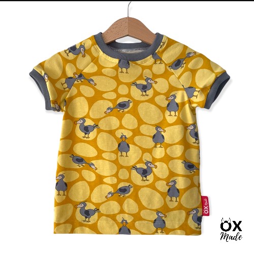 Oxmade T-Shirt Dodo gelb  Größe: 92, zu finden beim Stand 134 am Standort Flohkids Hamburg Nord