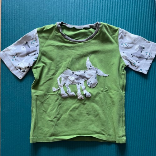 handmade T-Shirt Esel  Größe: 104, zu finden beim Stand 139 am Standort Flohkids Hamburg Nord