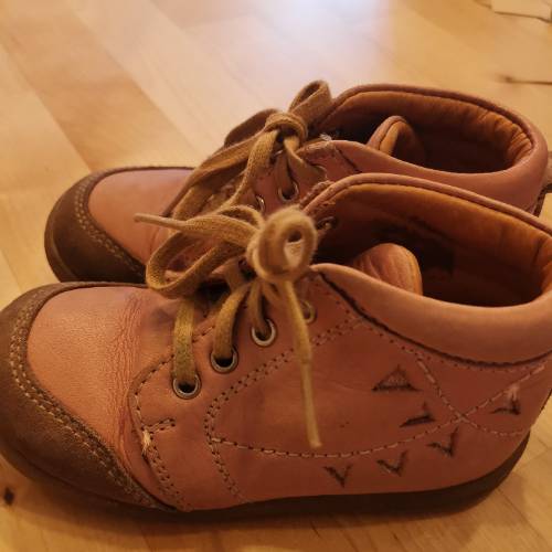 Schuhe rosa Bellybutton  Größe: 23, zu finden beim Stand 162 am Standort Flohkids Hamburg Nord