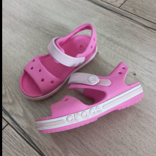 Crocs Sandalen pink  Größe: 23/24, zu finden beim Stand 176 am Standort Flohkids Hamburg Nord