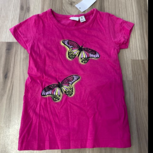 T Shirt Manngun  Größe: 98 Pink , zu finden beim Stand 105 am Standort Flohkids Hamburg Nord