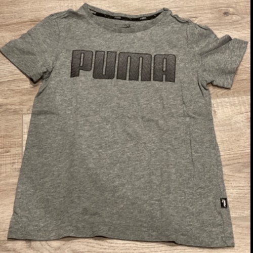 T-Shirt grau  Größe: 128 Puma , zu finden beim Stand 61 am Standort Flohkids Hamburg Nord