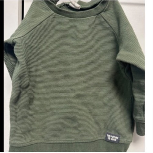 H&M Pullover grün  Größe: 74, zu finden beim Stand 140 am Standort Flohkids Hamburg Nord