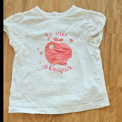 T-Shirt  weiss Apfel  Größe: 74, zu finden beim Stand 100 am Standort Flohkids Hamburg Nord