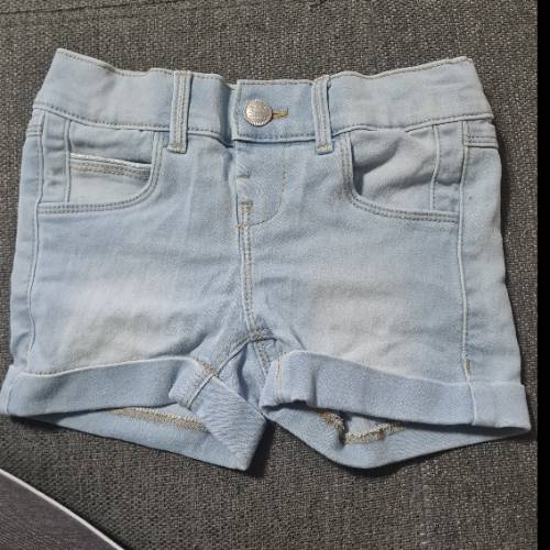 Name it Jeans shorts  Größe: 104, zu finden beim Stand 125 am Standort Flohkids Hamburg Nord