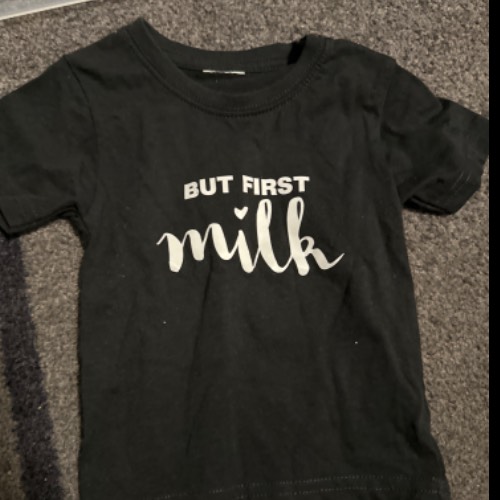 But First Milk shirt  Größe: 62, zu finden beim Stand 117 am Standort Flohkids Hamburg Nord