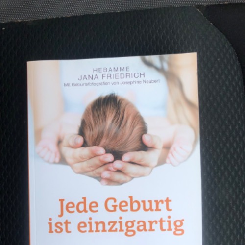 Buch „ Geburt ist einzigartig“, zu finden beim Stand 157 am Standort Flohkids Hamburg Nord