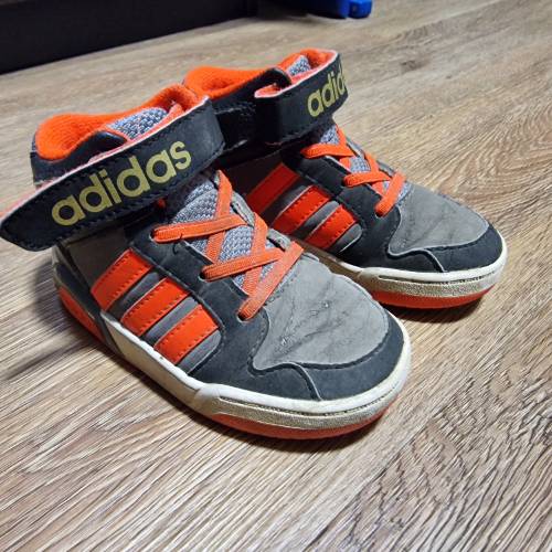 Sneaker Adidas  Größe: 23, zu finden beim Stand 47 am Standort Flohkids Hamburg Nord