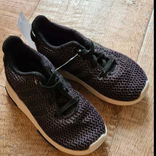 Adidas Sneaker anthrazit  Größe: 26, zu finden beim Stand 97 am Standort Flohkids Hamburg Nord
