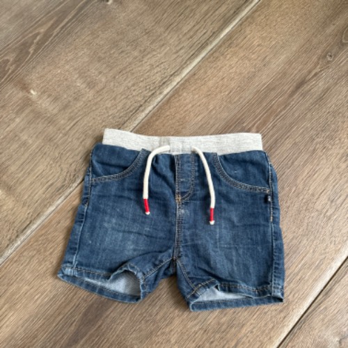 kurze Jeans  Größe: 80, zu finden beim Stand 66 am Standort Flohkids Hamburg Nord
