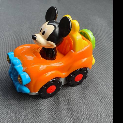 Tut tut Mickey Geländewagen, zu finden beim Stand 24 am Standort Flohkids Hamburg Nord