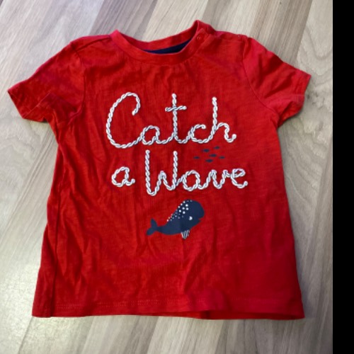 C&A t Shirt rot  Größe: 92 catch , zu finden beim Stand 105 am Standort Flohkids Hamburg Nord