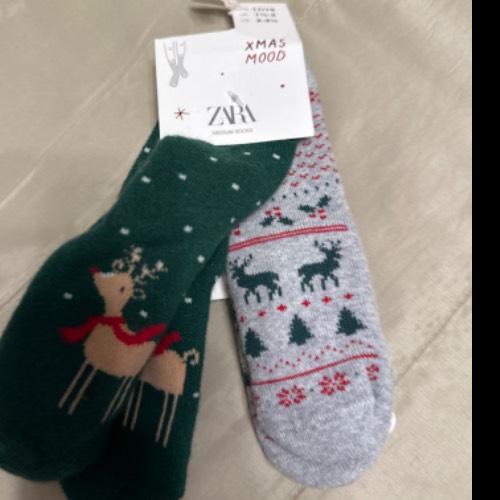 Socken neu zara Weihnachten , zu finden beim Stand 185 am Standort Flohkids Hamburg Nord