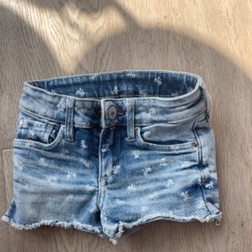 Jeans Shorts H&M  Größe: 104, zu finden beim Stand 55 am Standort Flohkids Hamburg Nord