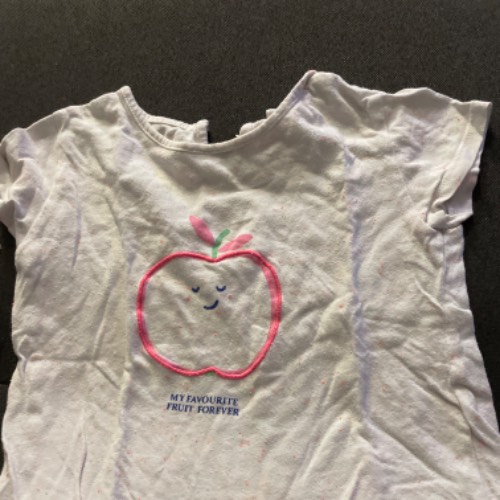 T-Shirt Zara Apfel  Größe: 104 , zu finden beim Stand 55 am Standort Flohkids Hamburg Nord