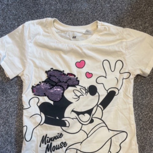 H&M T Shirt Minnie  Größe: 110/116, zu finden beim Stand 79 am Standort Flohkids Hamburg Nord