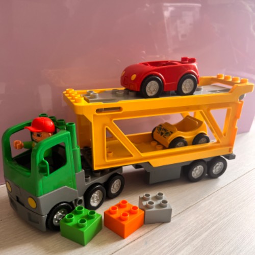 LEGO Duplo Autotransporter, zu finden beim Stand 126 am Standort Flohkids Hamburg Nord