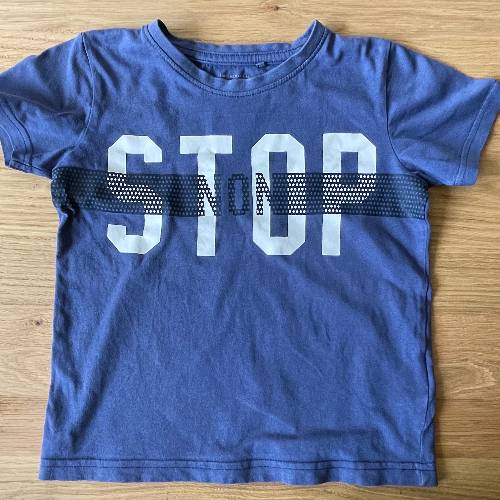 T-Shirt  Größe: 110/116 STOP, zu finden beim Stand 31 am Standort Flohkids Hamburg Nord