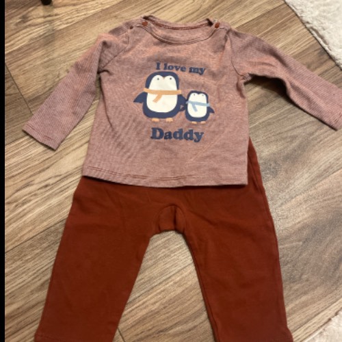 Pyjama „ILY Daddy“ Größe: 74, zu finden beim Stand 85 am Standort Flohkids Hamburg Nord