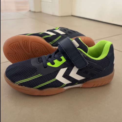 HUMMEL Hallenschuhe d.blau  Größe: 32, zu finden beim Stand 40 am Standort Flohkids Hamburg Nord