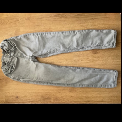 H&M Jeans grau  Größe: 128 , zu finden beim Stand 126 am Standort Flohkids Hamburg Nord