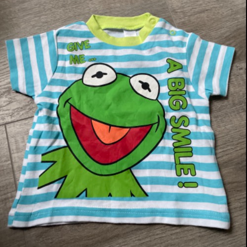 T-Shirt  Größe: 74 C&A Kermit , zu finden beim Stand 65 am Standort Flohkids Hamburg Nord