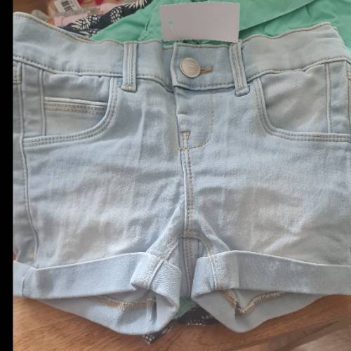 name it shorts jeans  Größe: 104, zu finden beim Stand 125 am Standort Flohkids Hamburg Nord