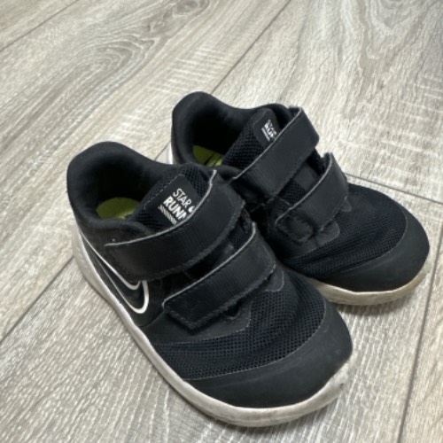 Schuhe Nike Star Runner  Größe: 23, 5, zu finden beim Stand 14 am Standort Flohkids Hamburg Nord
