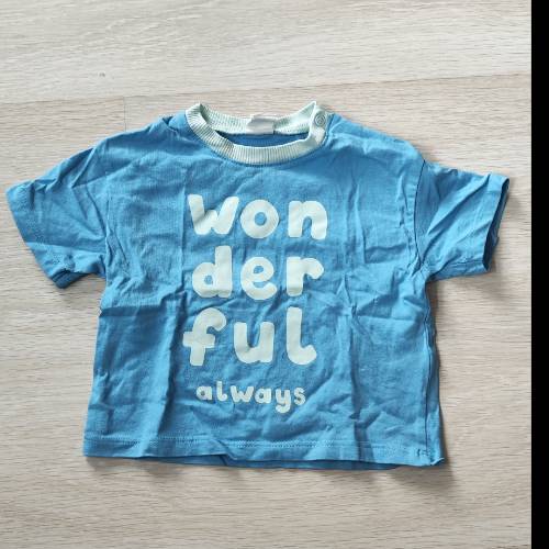Shirt H&M  Größe: 68 blau, zu finden beim Stand 201 am Standort Flohkids Hamburg Nord