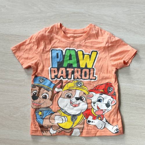 T-Shirt Paw Patrol  Größe: 104 orange, zu finden beim Stand 201 am Standort Flohkids Hamburg Nord