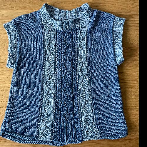 Pulli ca. Größe: 104 gestrickt, Blau , zu finden beim Stand 31 am Standort Flohkids Hamburg Nord