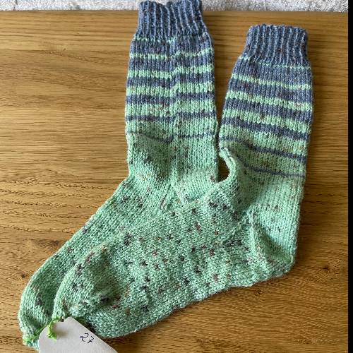 Wollsocken  Größe: 27 grün-blau gestr., zu finden beim Stand 31 am Standort Flohkids Hamburg Nord