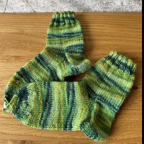 Wollsocken  Größe: 22/23 Grüntöne, zu finden beim Stand 31 am Standort Flohkids Hamburg Nord