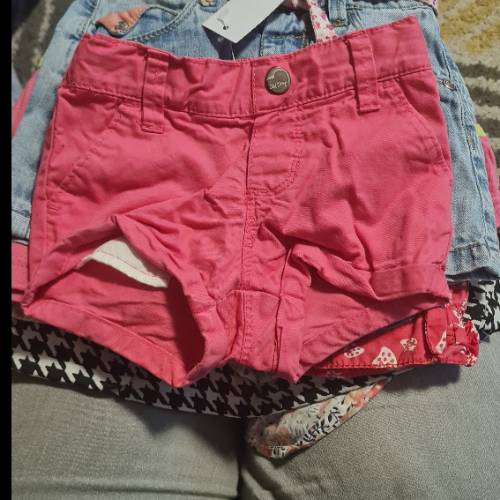 oldnavy Shorts pink  Größe: 86, zu finden beim Stand 102 am Standort Flohkids Hamburg Nord