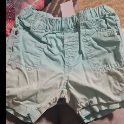 shorts grün  Größe: 86  , zu finden beim Stand 102 am Standort Flohkids Hamburg Nord