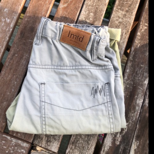 Name it kurze Hose  Größe: 152 oliv, zu finden beim Stand 56 am Standort Flohkids Hamburg Nord