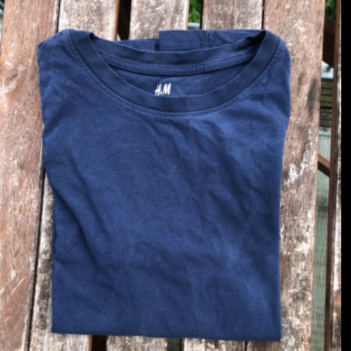 H&M T-Shirt  Größe: 146/152 blau, zu finden beim Stand 56 am Standort Flohkids Hamburg Nord