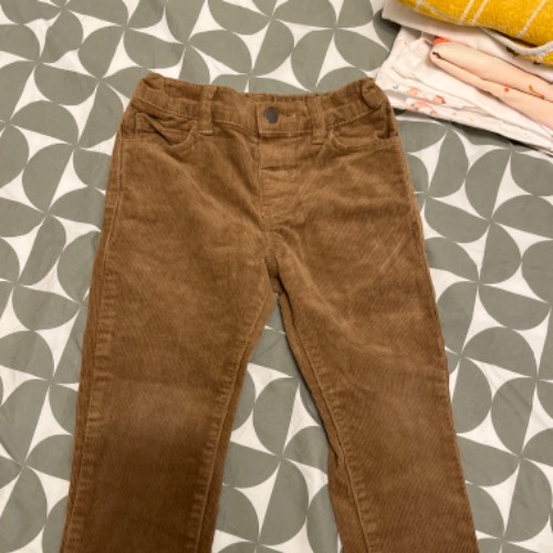 Next Kordhose Sand  Größe: 104, zu finden beim Stand 160 am Standort Flohkids Hamburg Nord