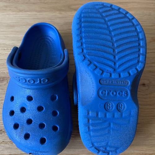 Crocs blau  Größe: 24-26 (C8/ Größe: 9), zu finden beim Stand 31 am Standort Flohkids Hamburg Nord