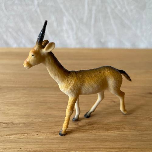 Gazelle Figur, zu finden beim Stand 9 am Standort Flohkids Hamburg Nord