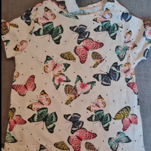 Tshirt Butterfly  Größe: 74/80, zu finden beim Stand 102 am Standort Flohkids Hamburg Nord