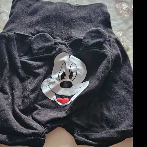 Kurze Hose mickey H&m  Größe: 56, zu finden beim Stand 124 am Standort Flohkids Hamburg Nord