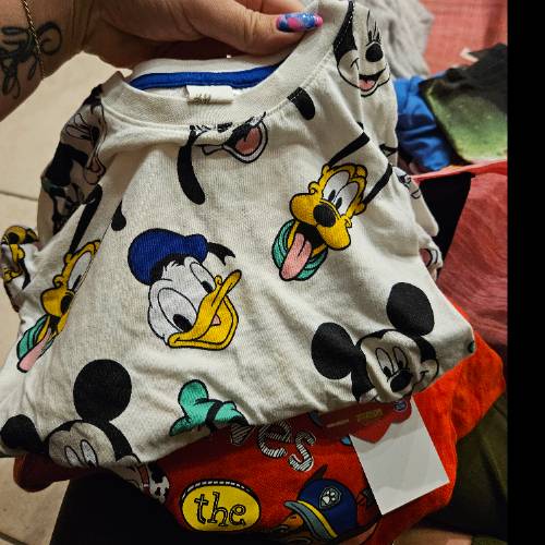 H&M set disney  Größe: 98, zu finden beim Stand 268 am Standort Flohkids Hamburg Nord