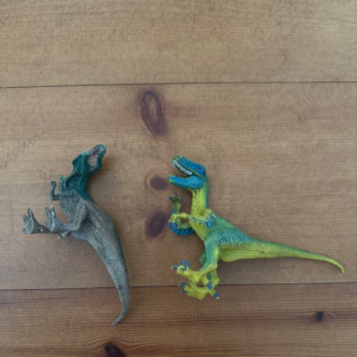 2 Schleich Dinos , zu finden beim Stand 29 am Standort Flohkids Hamburg Nord