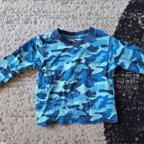 Langarmshirt  Größe: 74 dinos blau, zu finden beim Stand 72 am Standort Flohkids Hamburg Nord